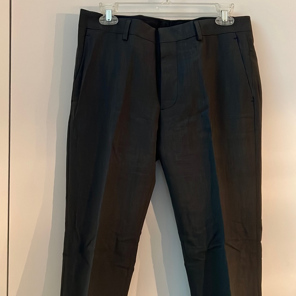 Like new, 4 seasons, Men’s Bonobos Italian Stretch Wool Dress Pants in Charcoal